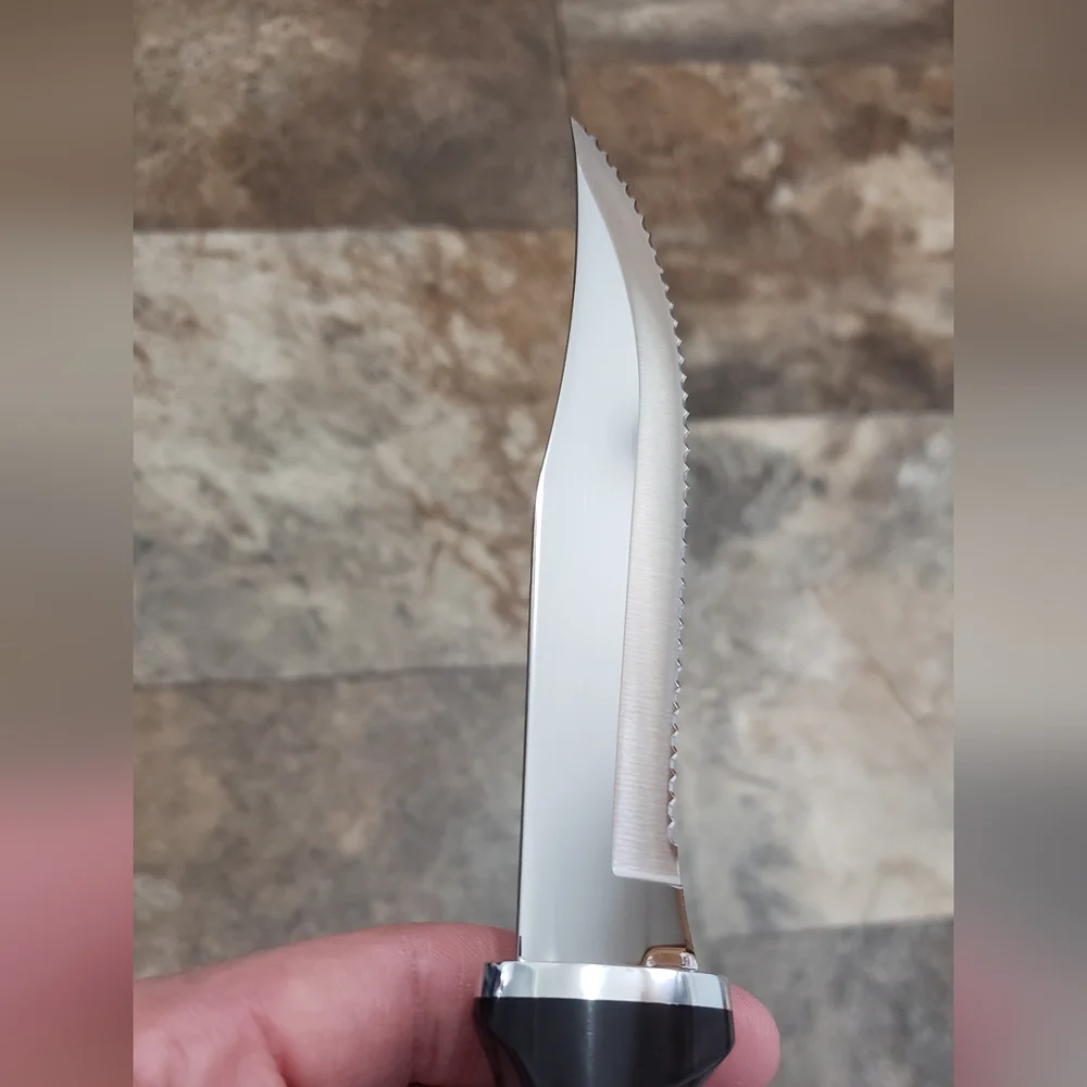 Cutco 1769 Hunting Knife with Sheath in black/classic
